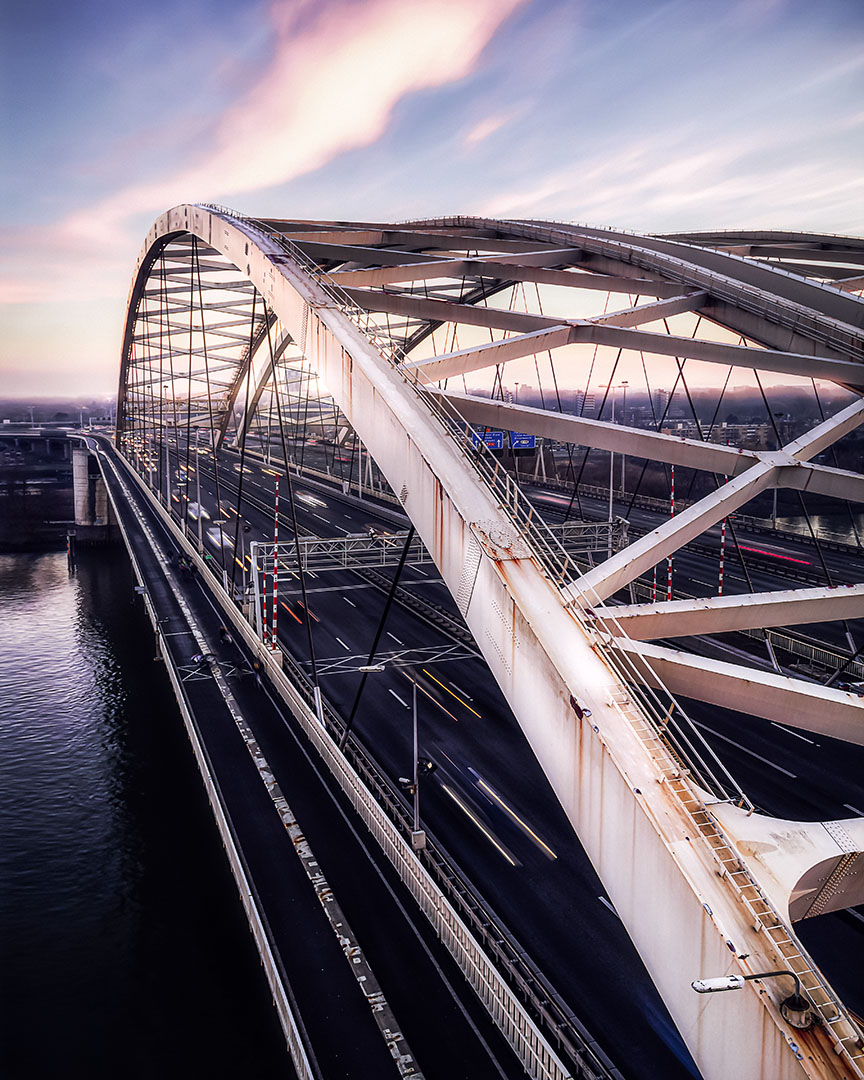 Rotterdam Kunstwerk - Home After Holiday